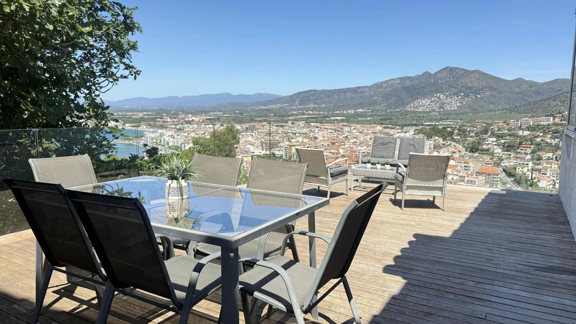 Agi Villa Pamela Roses Spanje