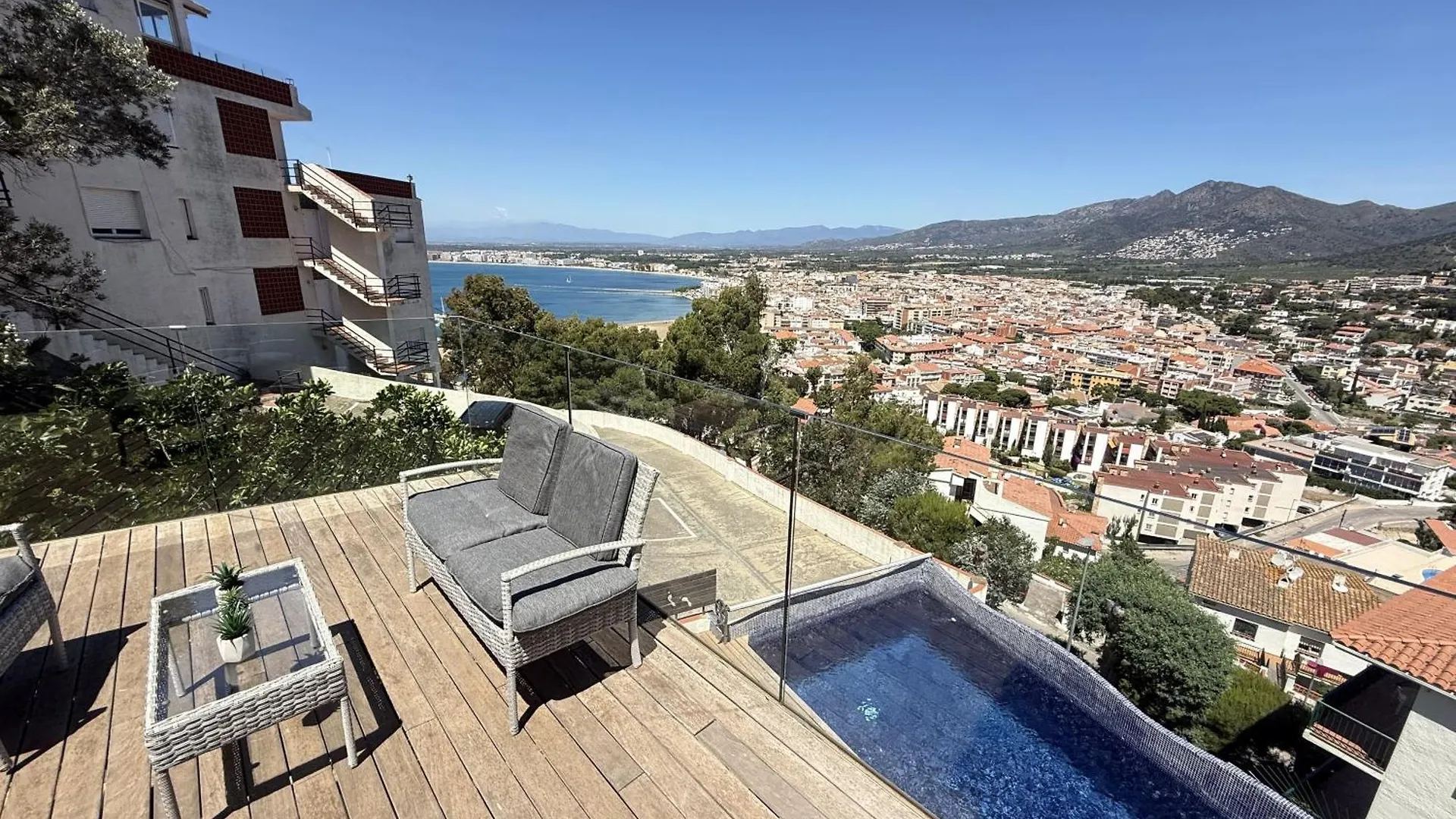 Agi Villa Pamela Roses Dom wakacyjny